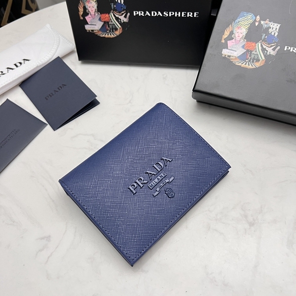 プラダ財布コピー着用イメージ